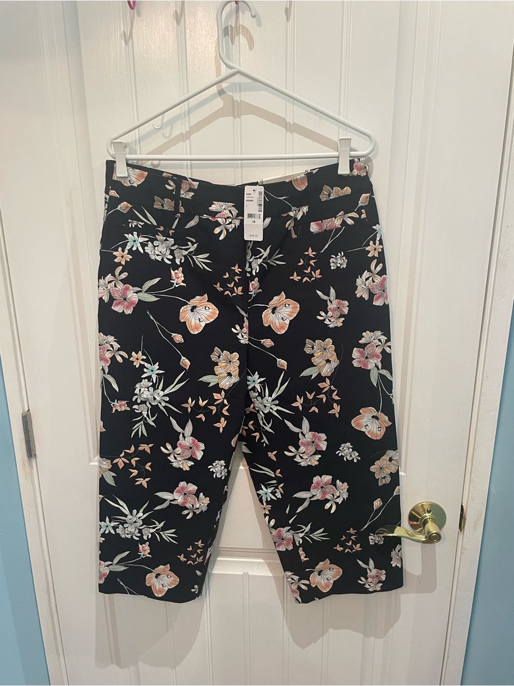 Penningtons Black Floral Flat Front Women's Shorts